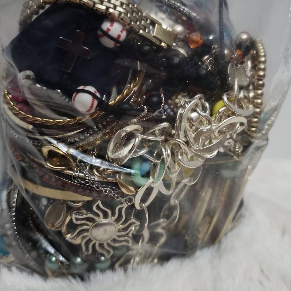 Grandma Jewelrybox Crafting Jewelry Treasures Lot 3lbs #2 - Picture 5 of 8
